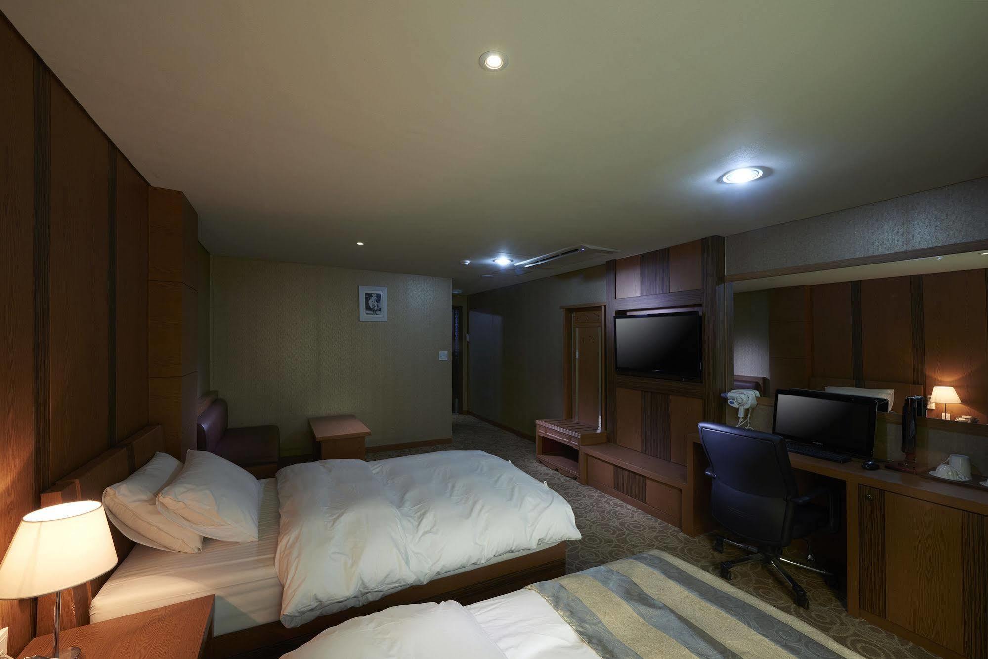 Benikea Premier Hotel Siheung Luaran gambar