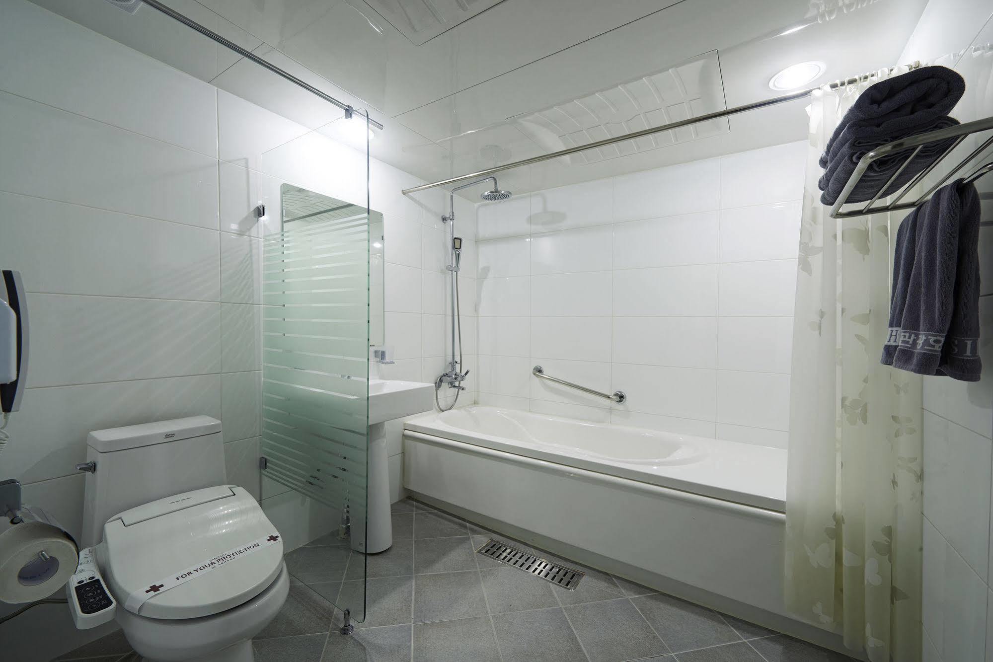 Benikea Premier Hotel Siheung Luaran gambar
