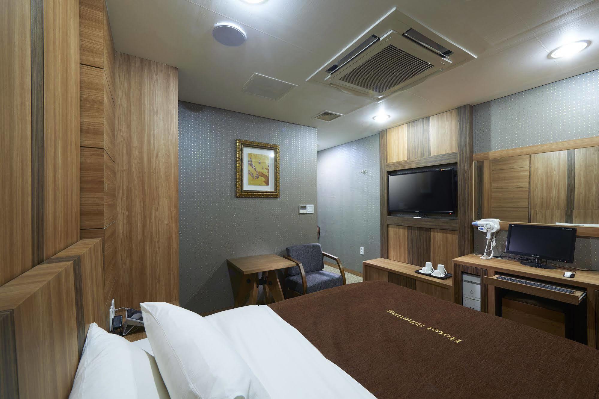 Benikea Premier Hotel Siheung Luaran gambar